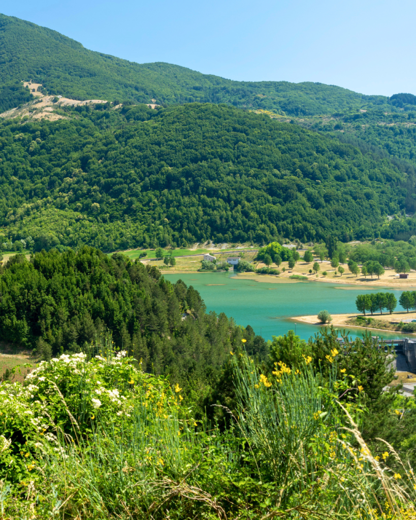 lago-del-pantano-di-mormanno-cosenza-calabria